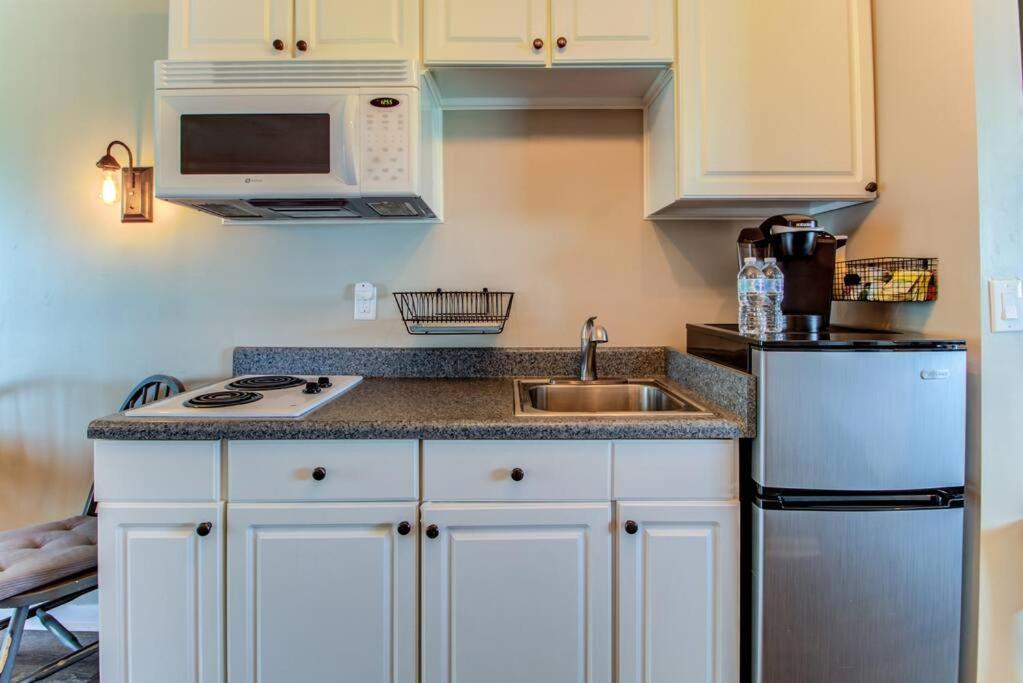 Ferienwohnung Kraken'S Den * Oceanview * Steps To Ocean * Pool Carolina Beach Exterior foto