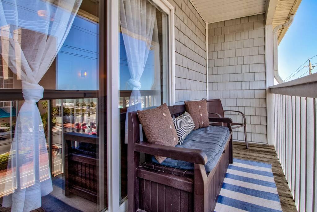 Ferienwohnung Kraken'S Den * Oceanview * Steps To Ocean * Pool Carolina Beach Exterior foto