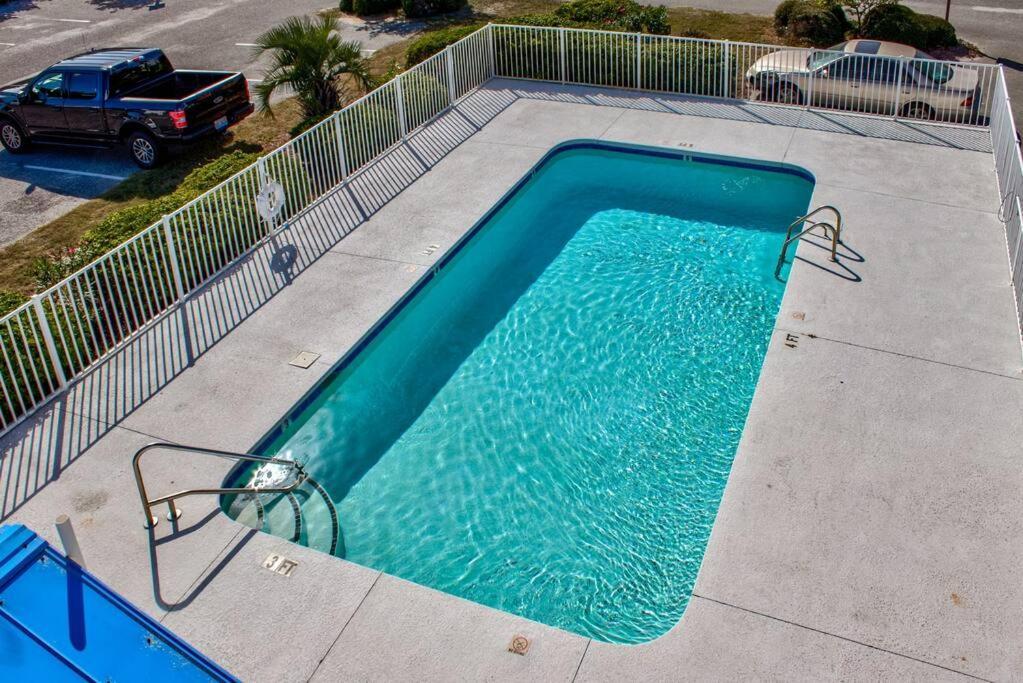 Ferienwohnung Kraken'S Den * Oceanview * Steps To Ocean * Pool Carolina Beach Exterior foto