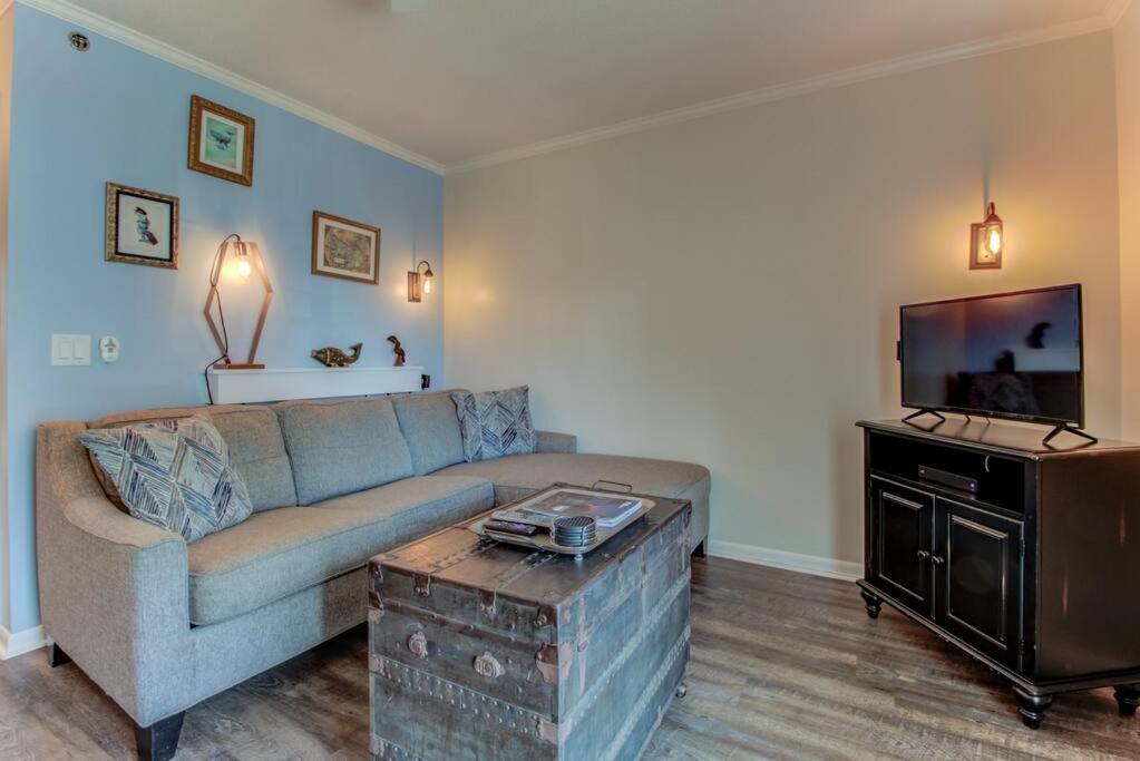 Ferienwohnung Kraken'S Den * Oceanview * Steps To Ocean * Pool Carolina Beach Exterior foto