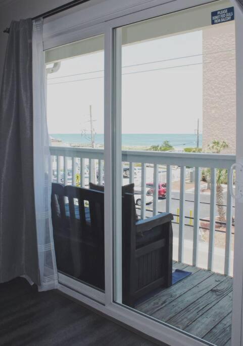 Ferienwohnung Kraken'S Den * Oceanview * Steps To Ocean * Pool Carolina Beach Exterior foto