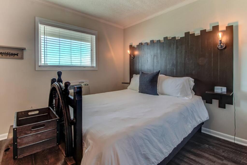 Ferienwohnung Kraken'S Den * Oceanview * Steps To Ocean * Pool Carolina Beach Exterior foto
