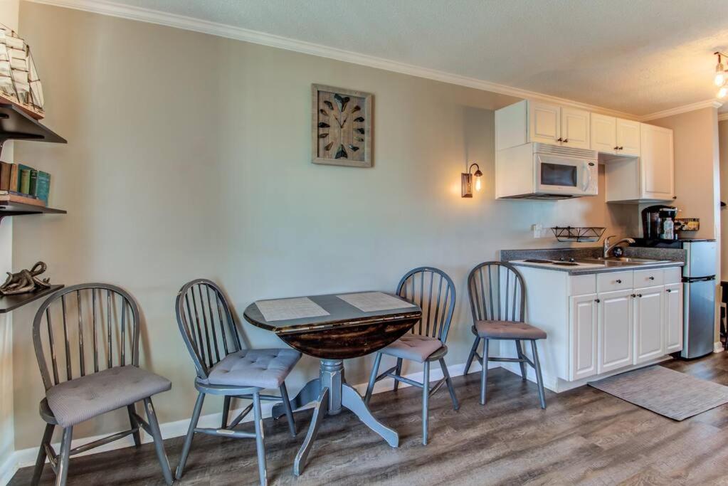Ferienwohnung Kraken'S Den * Oceanview * Steps To Ocean * Pool Carolina Beach Exterior foto